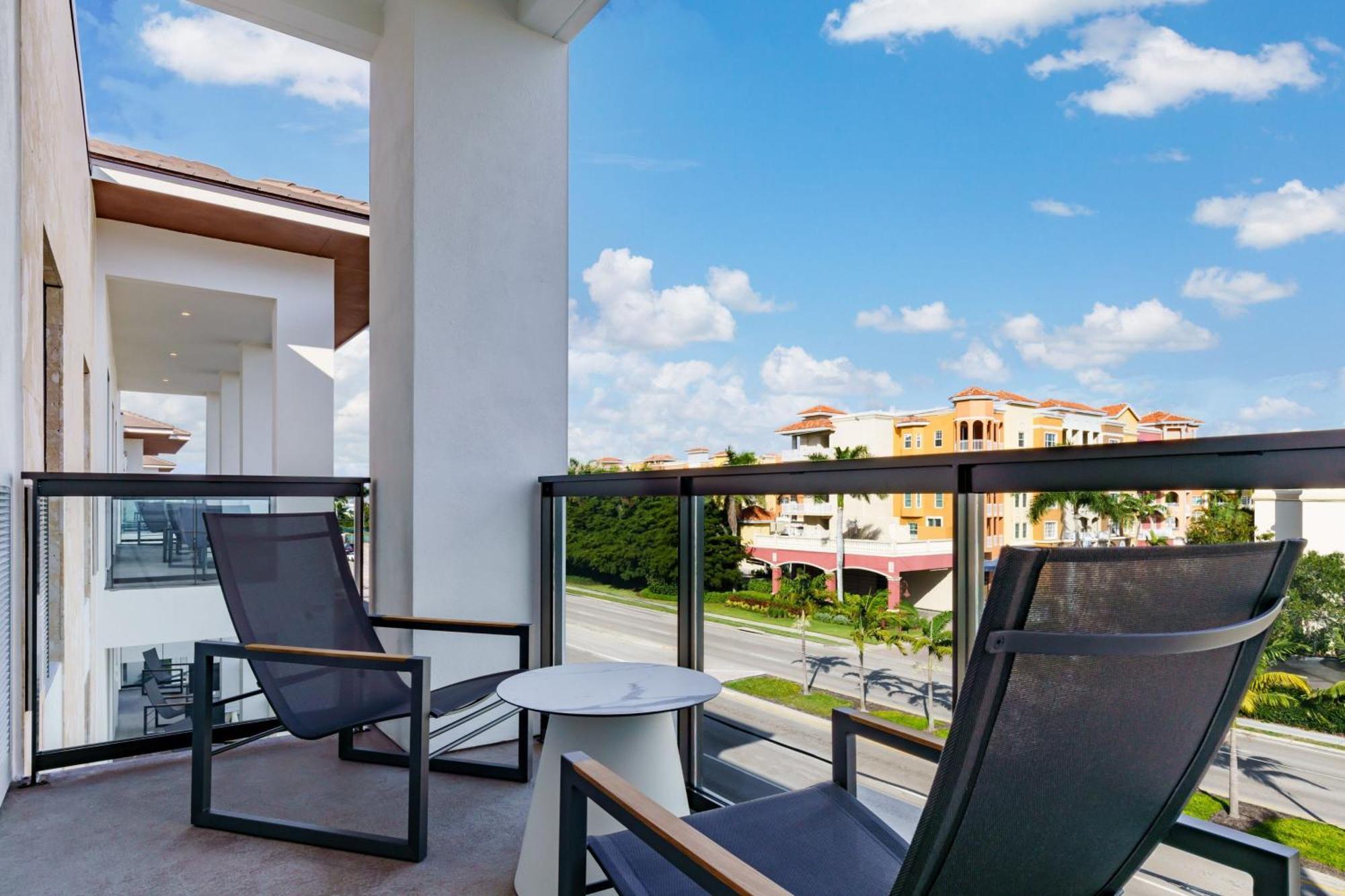 Ac Hotel By Marriott Naples 5Th Avenue Exterior photo