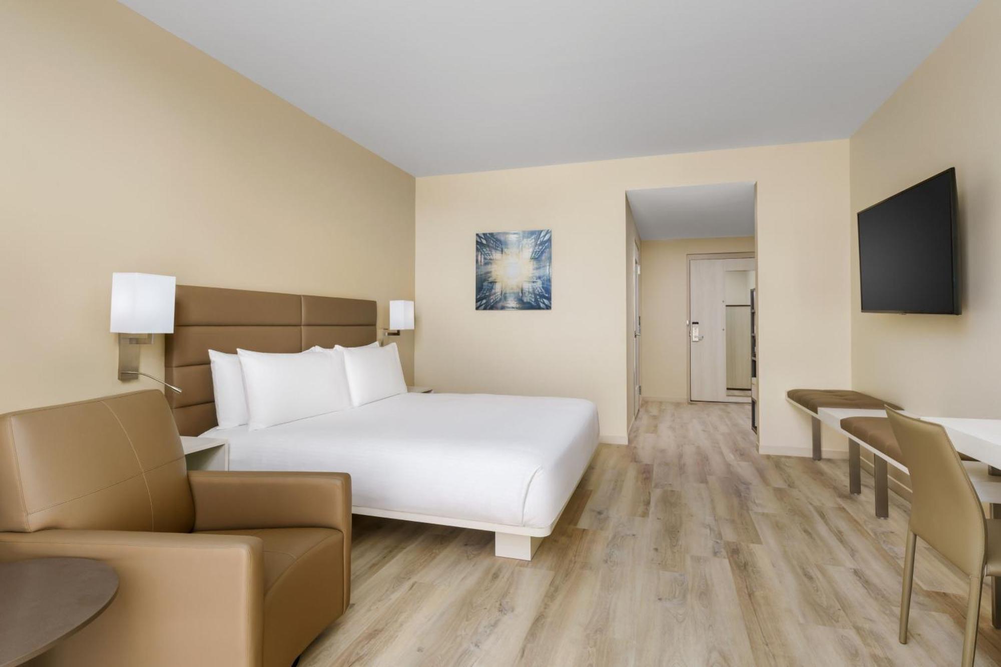 Ac Hotel By Marriott Naples 5Th Avenue Exterior photo