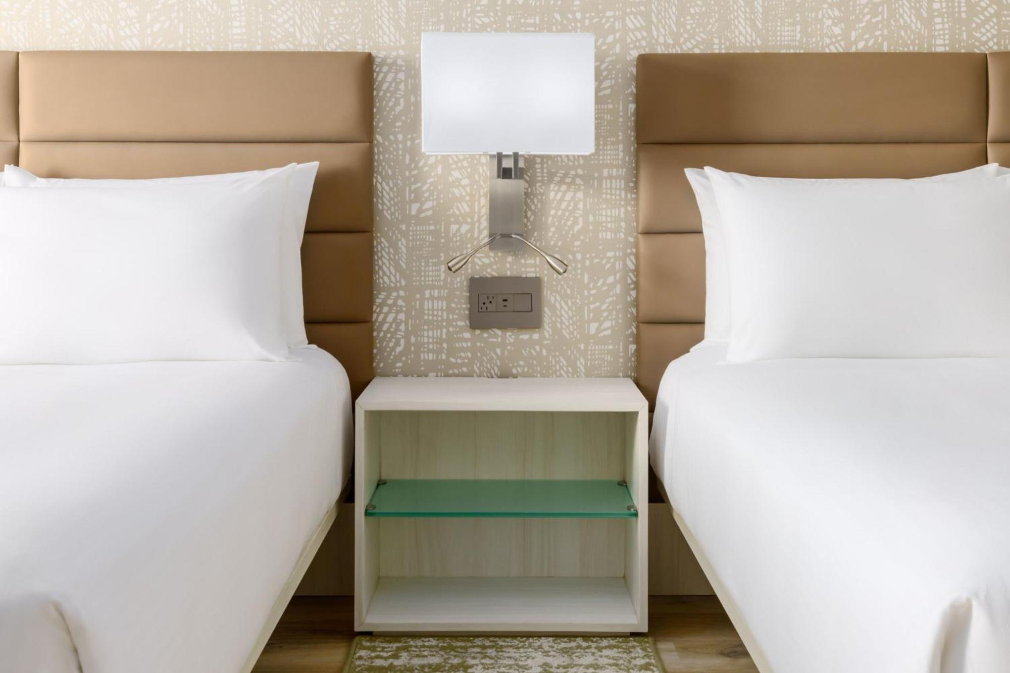Ac Hotel By Marriott Naples 5Th Avenue Exterior photo