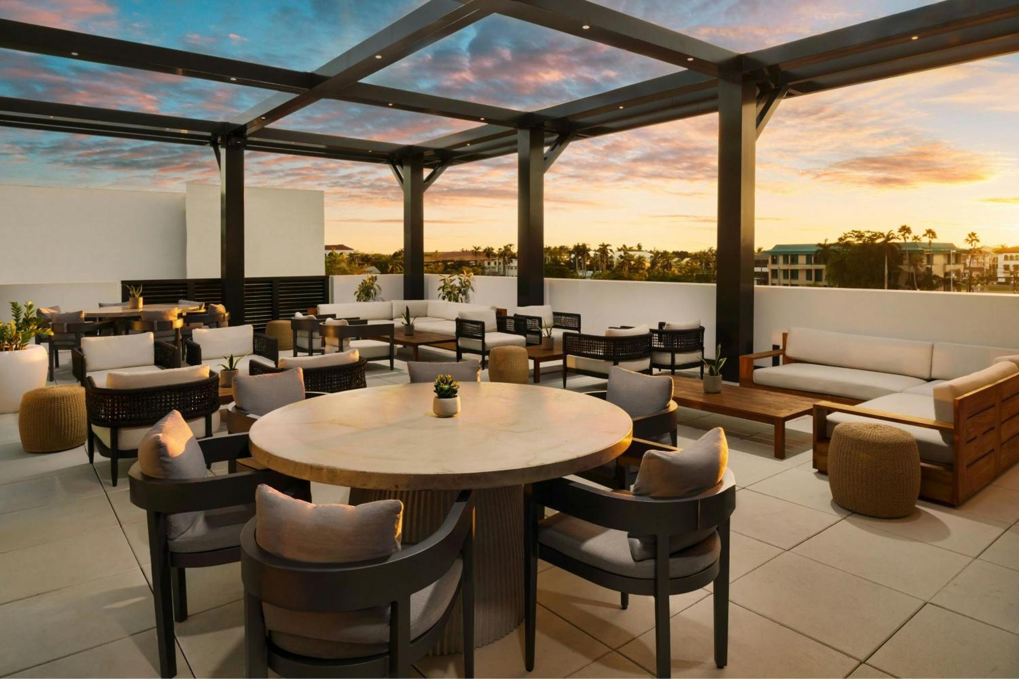 Ac Hotel By Marriott Naples 5Th Avenue Exterior photo